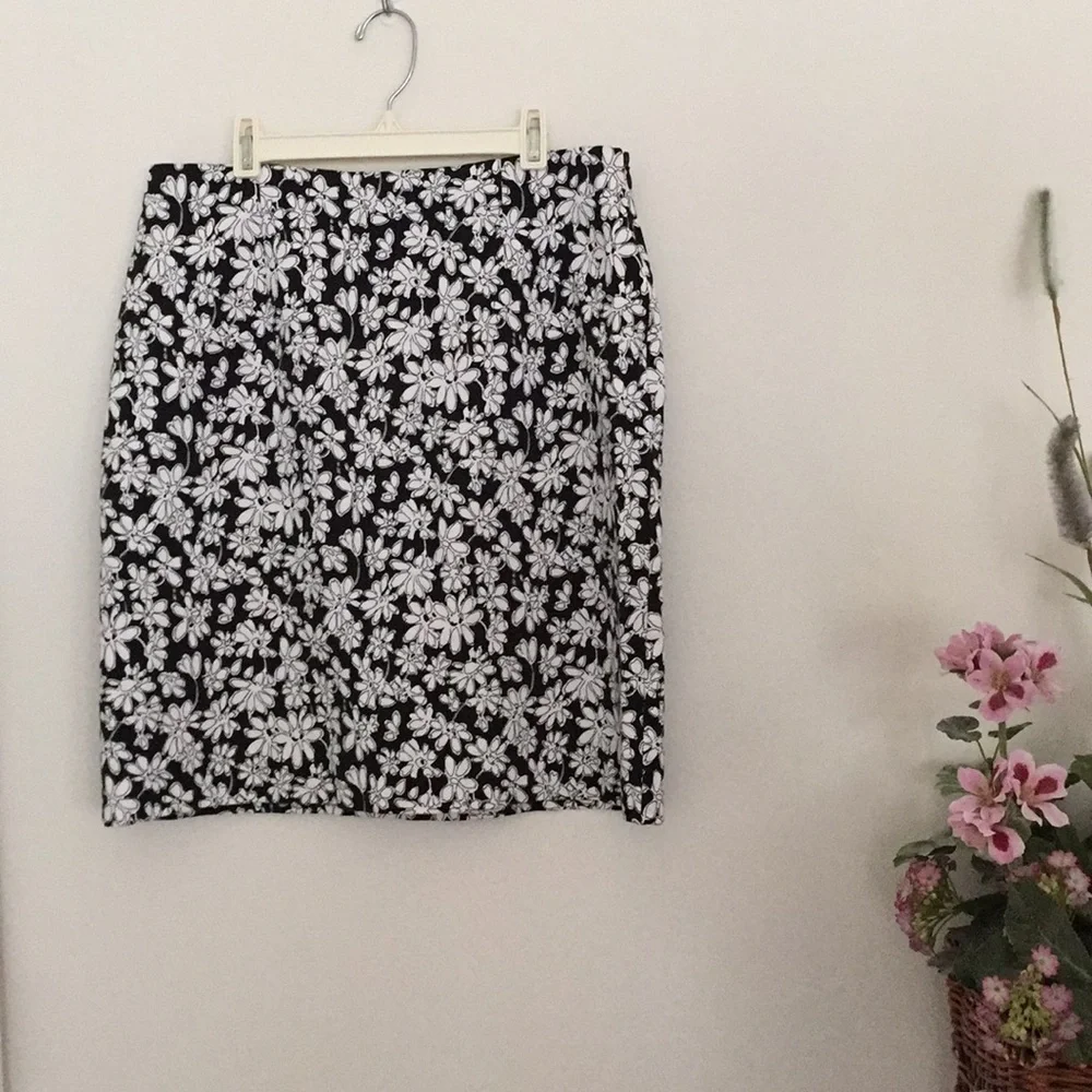 Vintage Geoffrey Beene Cotton Floral Pencil Skirt Navy & White - Picture 5 of 8